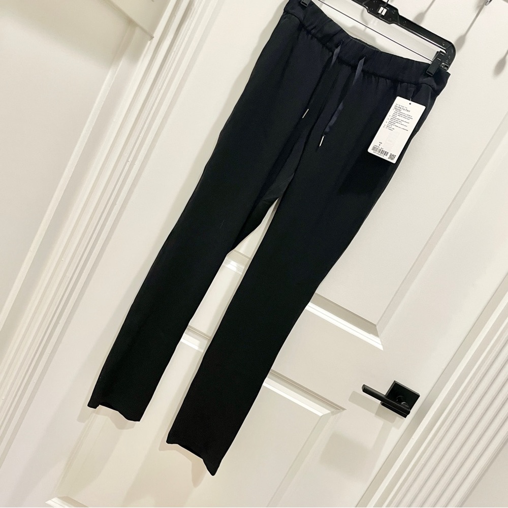 Lululemon on the fly pant woven size 6